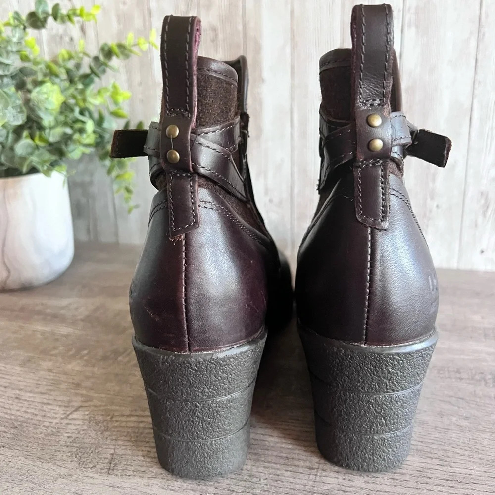 UGG Emalie Wedge Leather Ankle Boot Size 8 - Picture 2 of 6